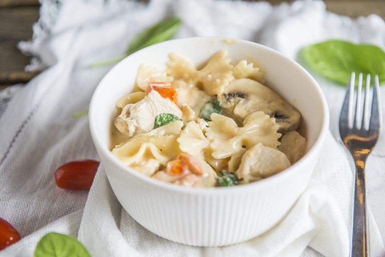 1-Pot Creamy Chicken and Mushroom Pasta