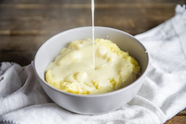 Simple & Easy Chicken Gravy